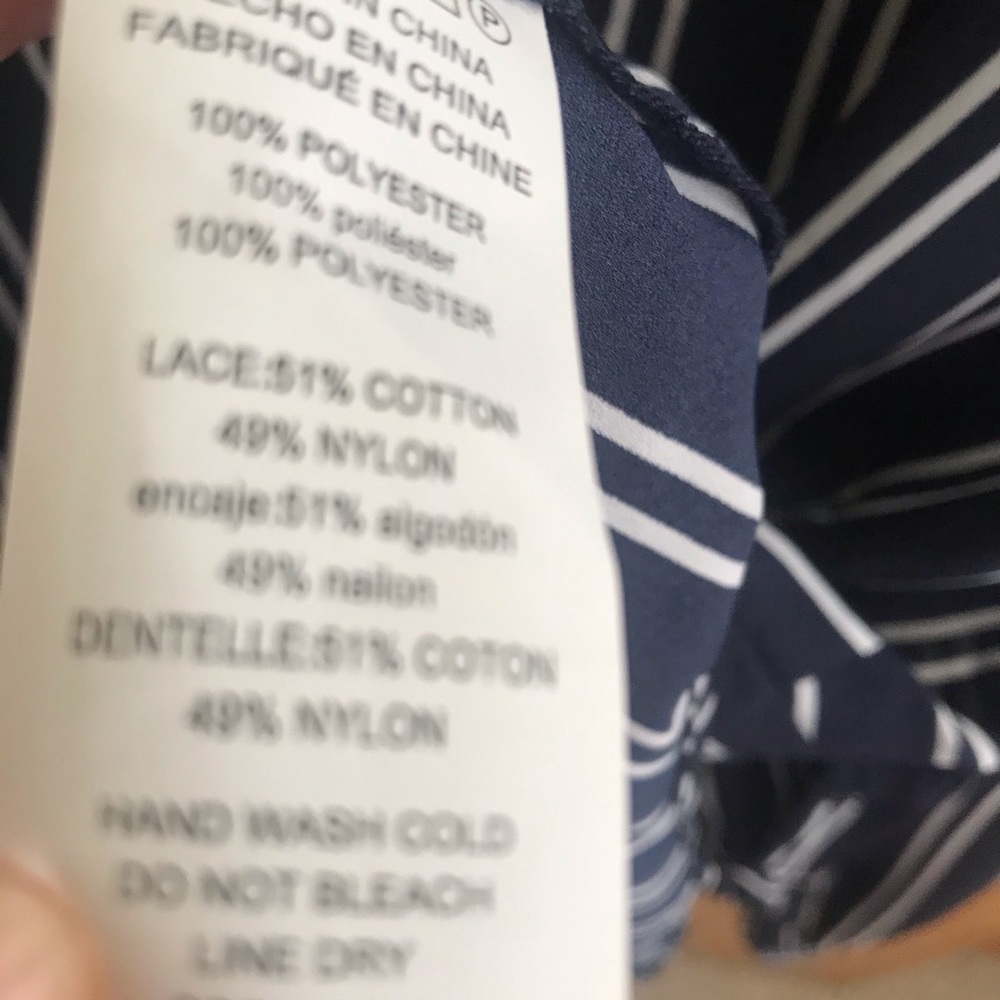 Michael Kors NWT Size 2X Navy Pinstriped Top - Picture 5 of 11